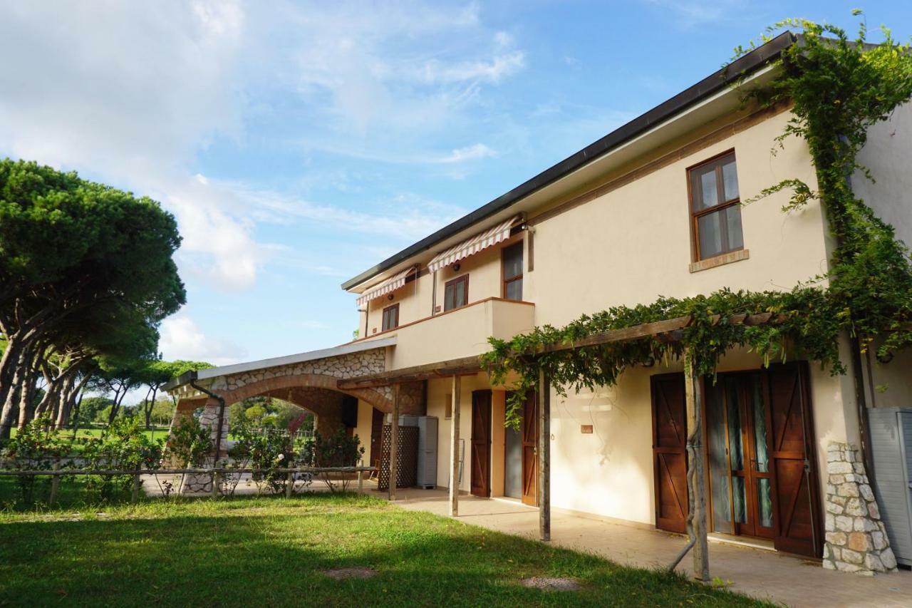 Tenuta San Carlo Hotel มารีนาดีกรอซเซโต ภายนอก รูปภาพ